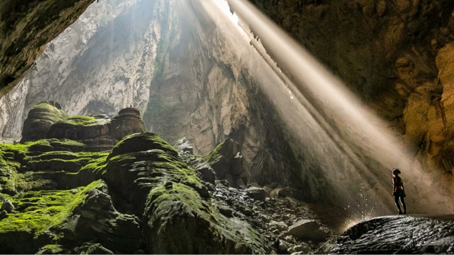 A Crack in the Mountain (Image)